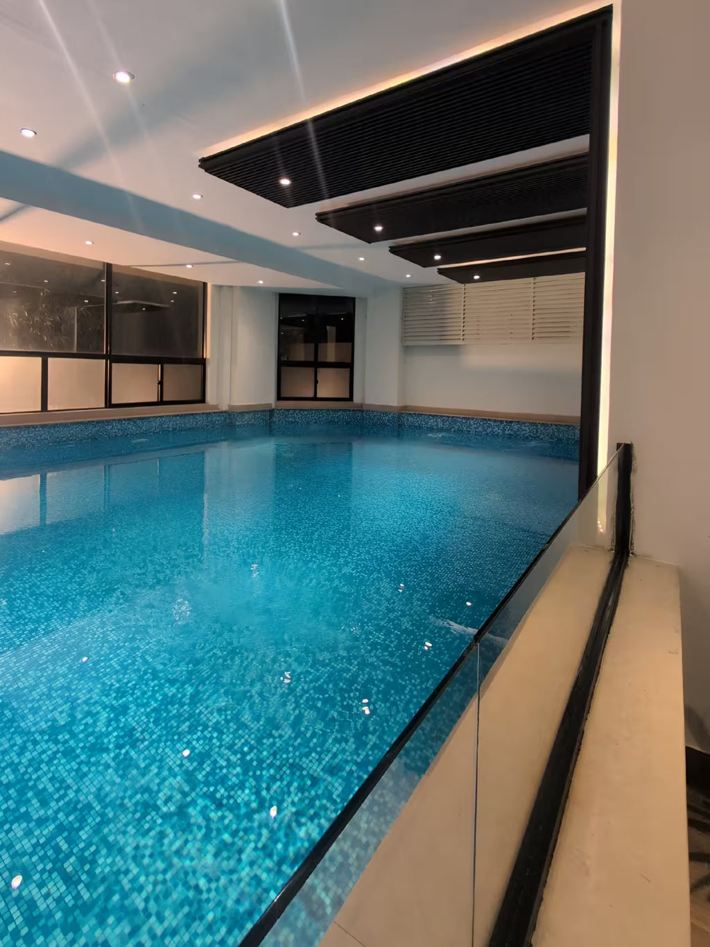 Emerald | 1 BHK | Self Check IN| Gulberg| Pool | Aurum