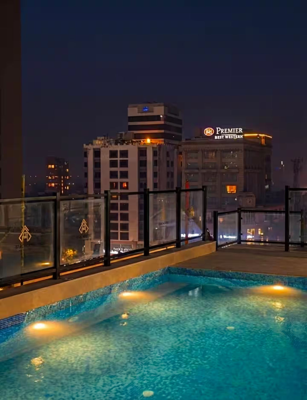 Cocó | 2 Bed | Self Check-in | Gulberg | MM Alam