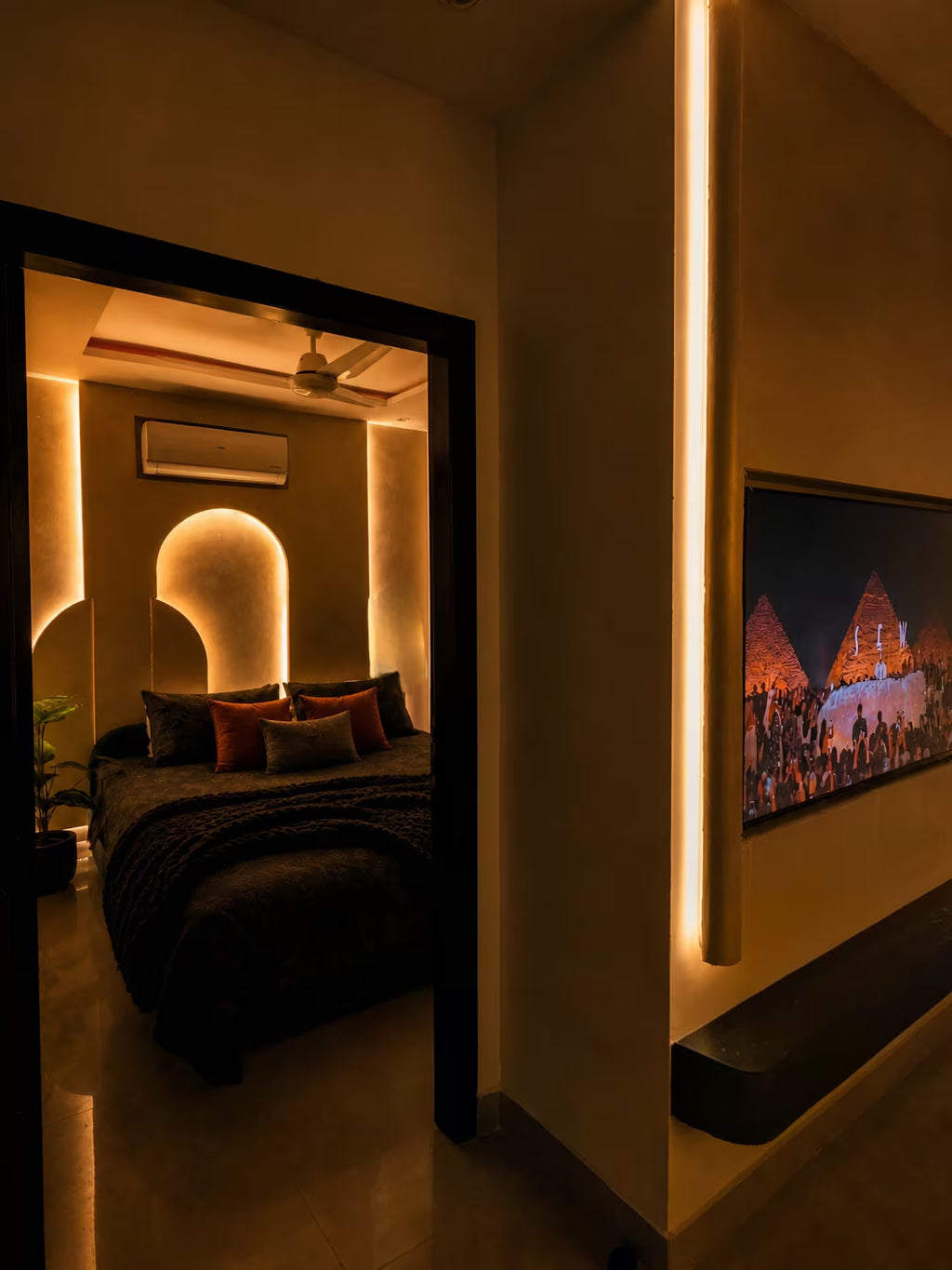 Emerald | 1 BHK | Self Check IN| Gulberg| Pool | Aurum