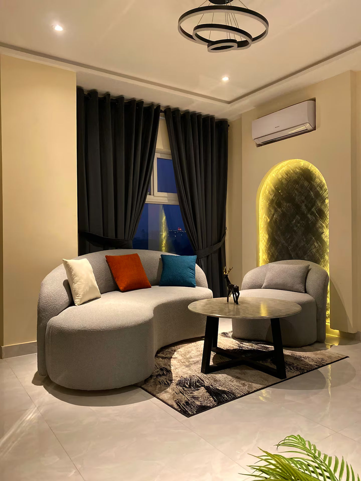 Luniq | 1 BHK | Self Check-in | Gulberg | M. M. Alam