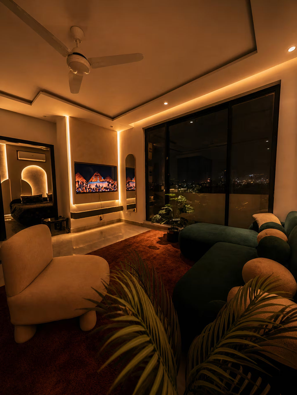 Emerald | 1 BHK | Self Check IN| Gulberg| Pool | Aurum