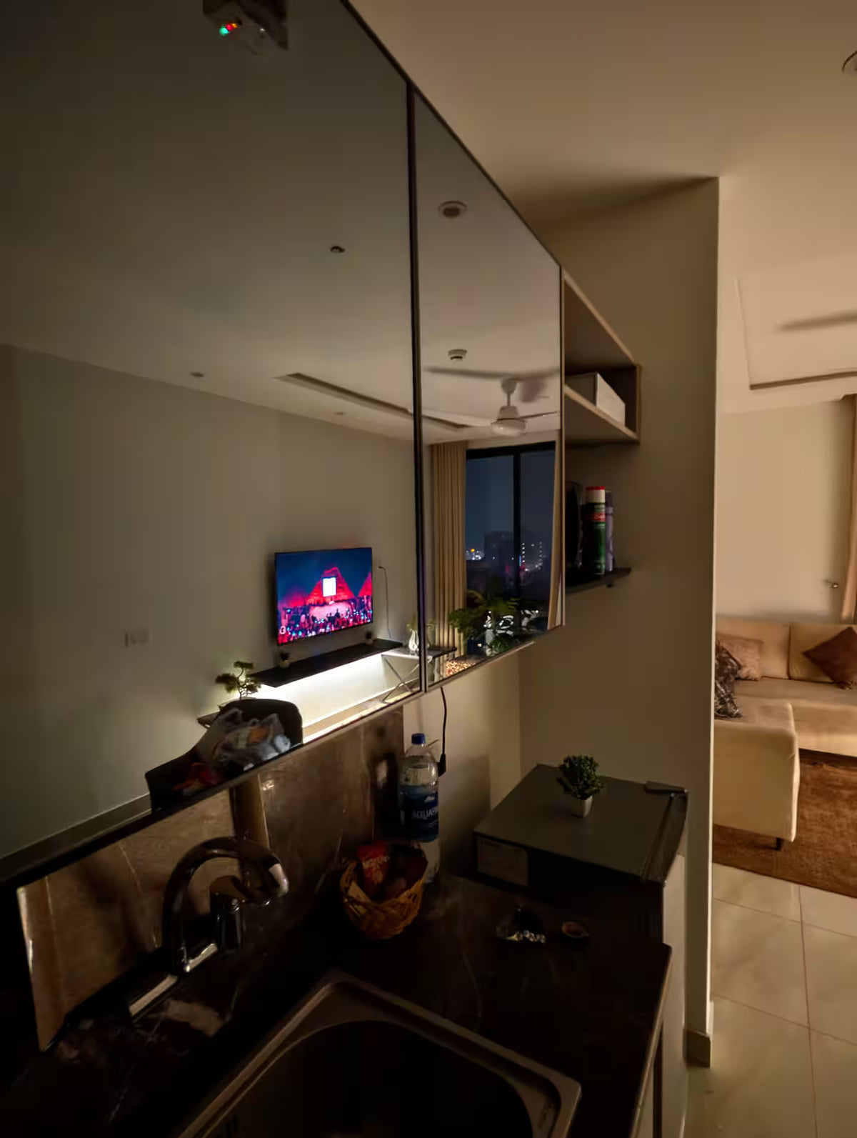 Emerald | 1 BHK | Self Check IN| Gulberg| Pool | Aurum